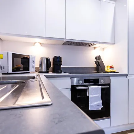 Trendy Apt In The Heart Of Mcr With Parking Manchester Exterior photo
