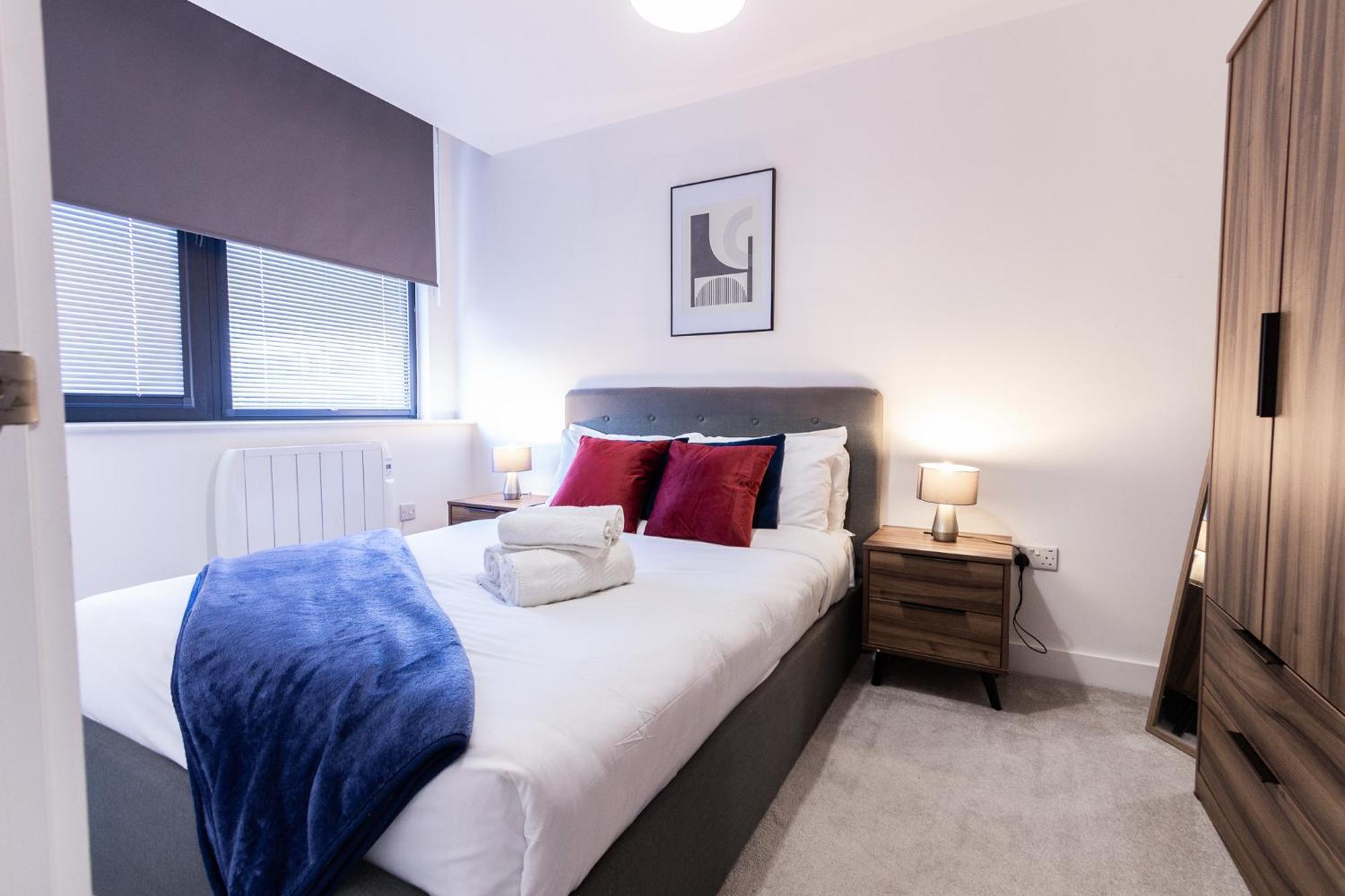 Trendy In The Heart Of Mcr With Parking Apartment *