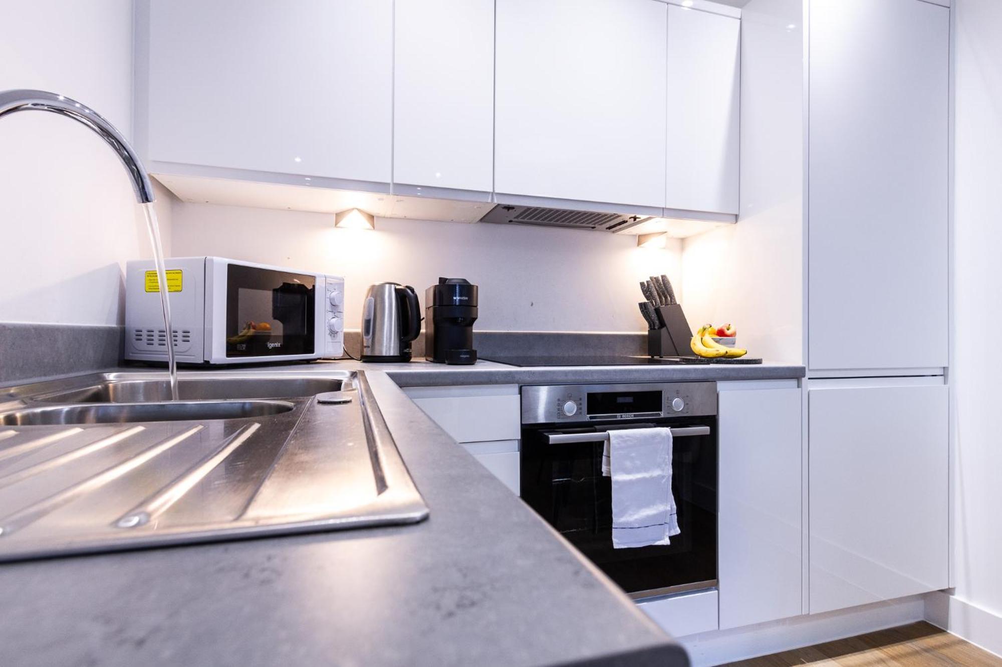 Trendy In The Heart Of Mcr With Parking Apartment